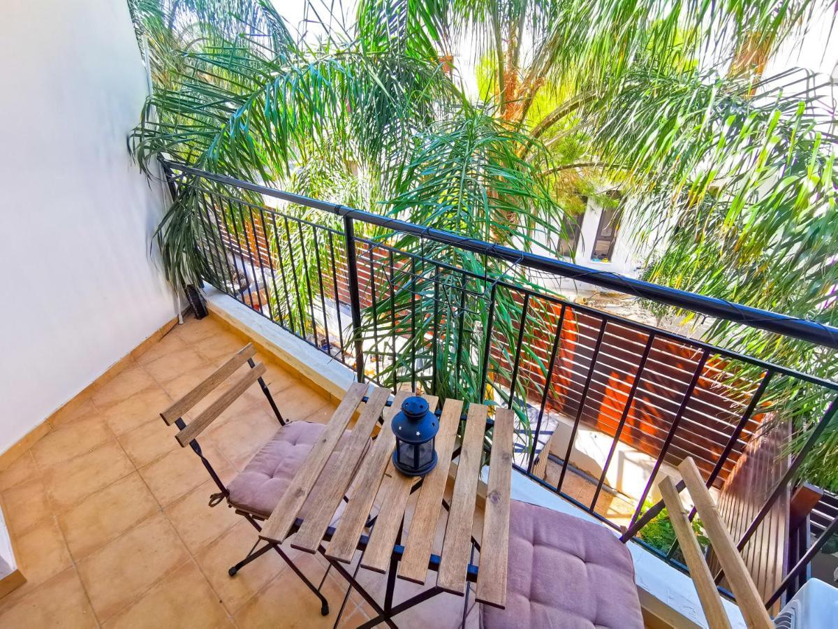 Sunny Pool Apartment Вороклини Екстериор снимка